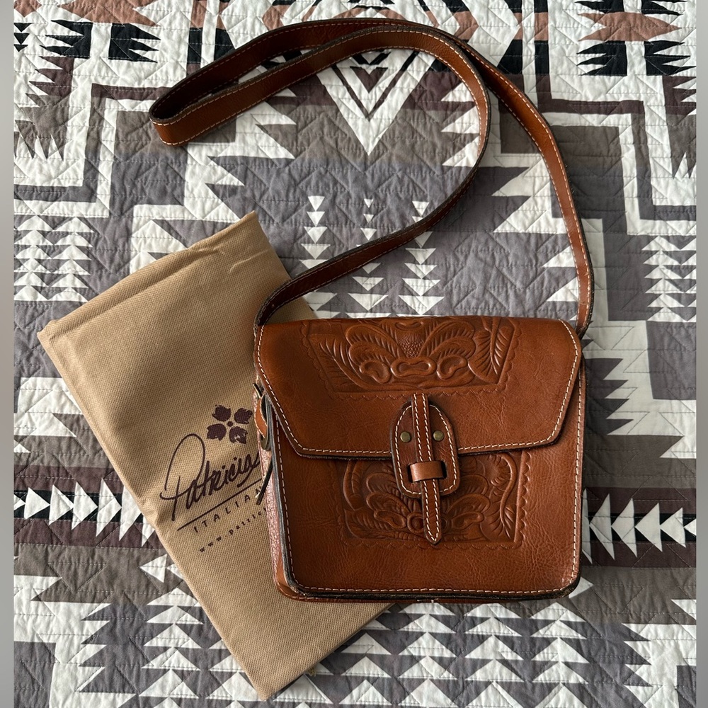 Patricia Nash Tooled Crossbody
